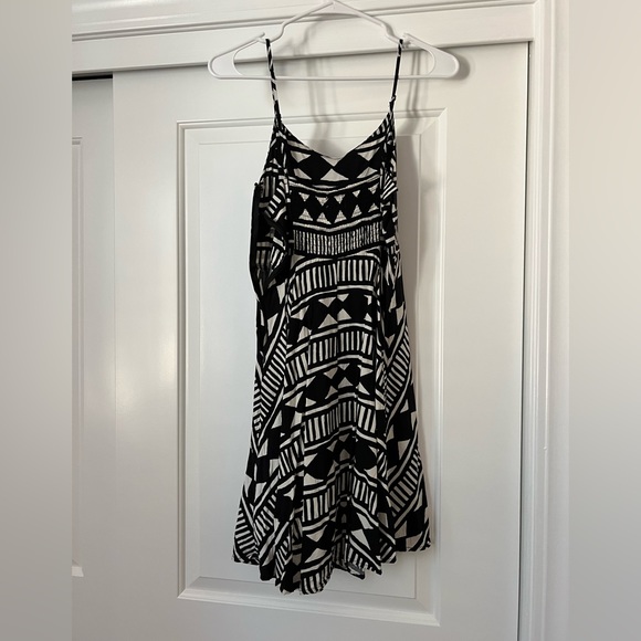 Old Navy The Cami Dress Black Geo Aztec Size Small - Picture 4 of 7